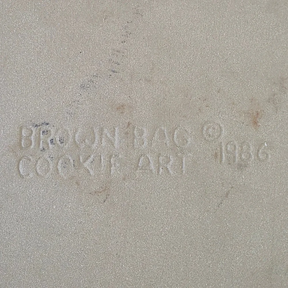 Brown Bag Cookie Art Heart Mold‎ 1986 Vintage Baking Kitchenware